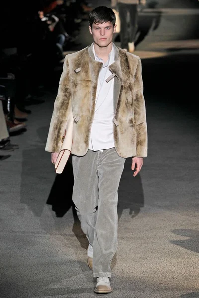 Look 13